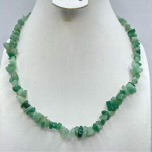 Green Aventurine Gemstone Chip Necklace Silver Tone Clasp Vintage